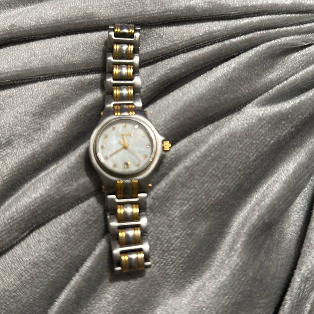 Gucci watch